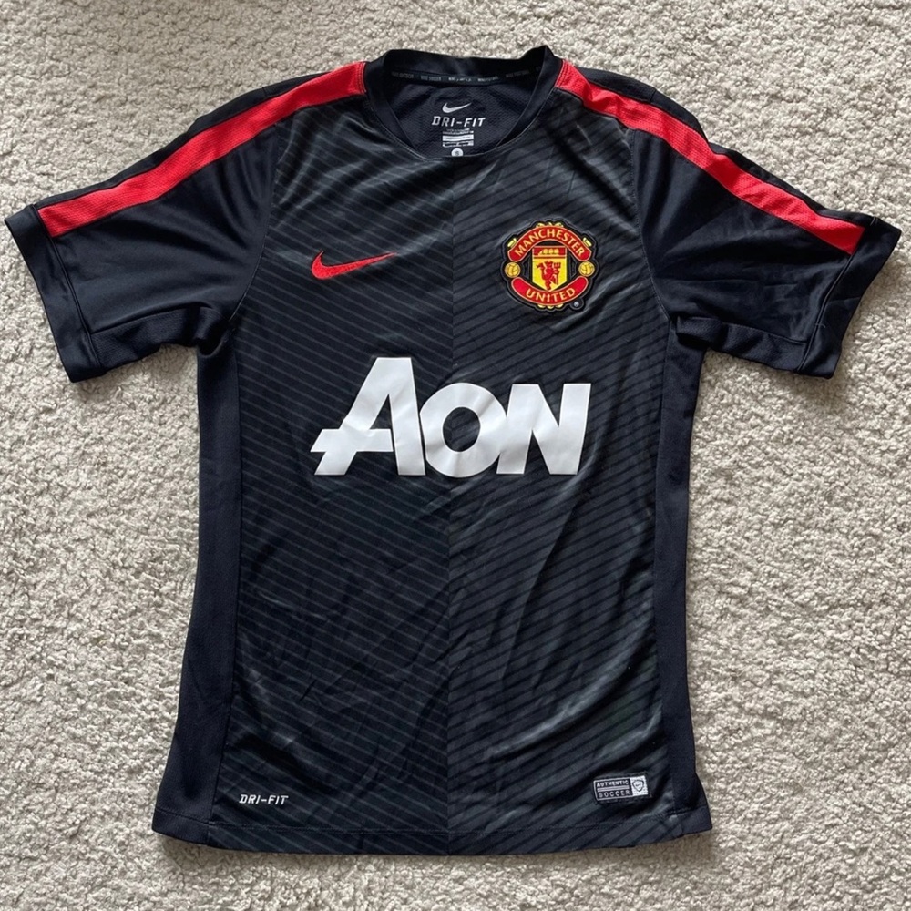 *SOLD* Nike Manchester United Soccer Shirt SMALL